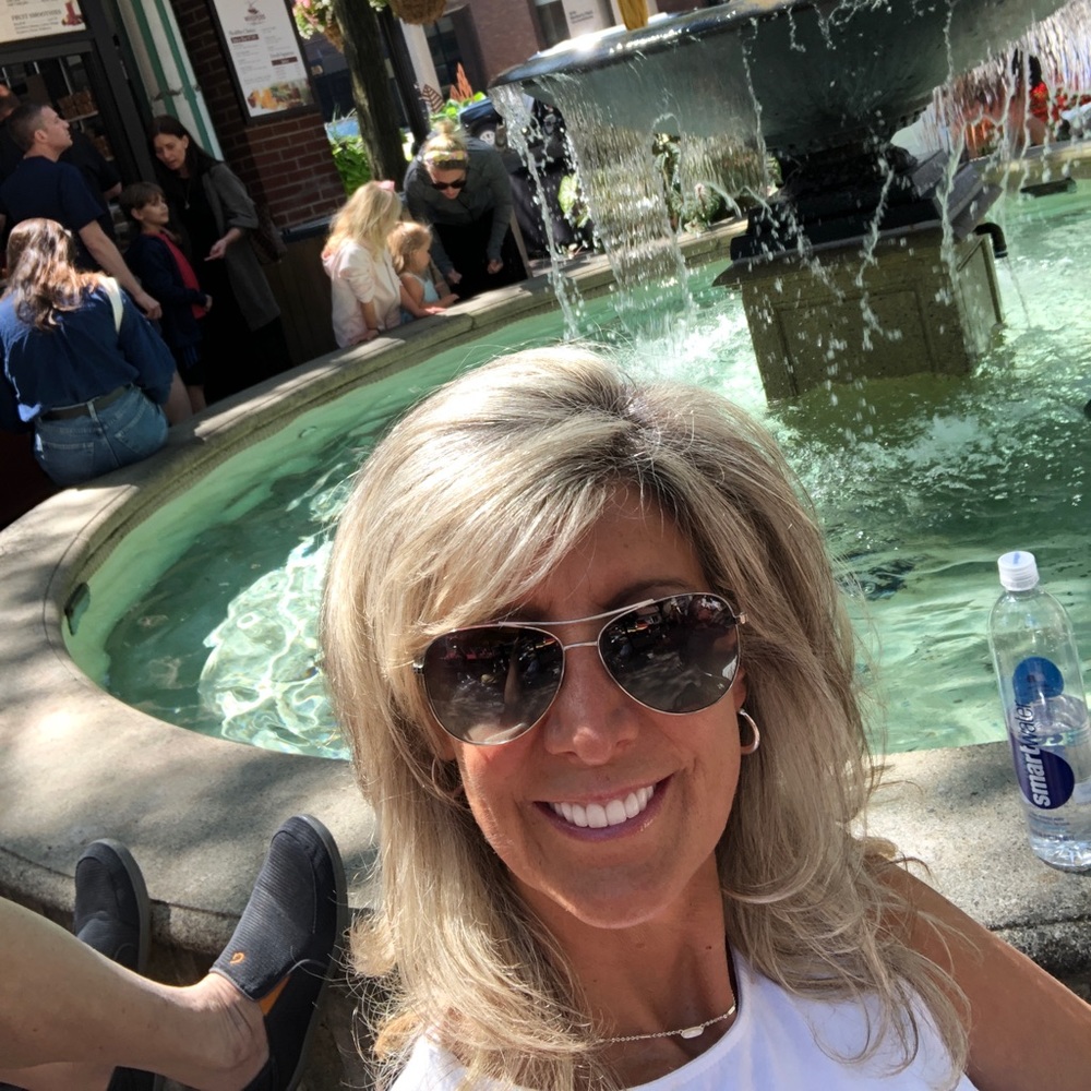 Meet your Posher, Claudia